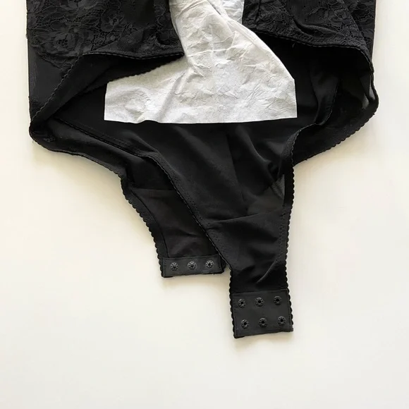 Torrid Strappy Underwire Bodysuit - Lace & Mesh Rhinestones Size 4X NWT - Picture 5 of 7